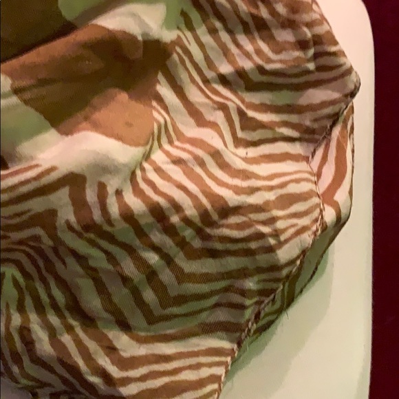 Unique Poly Zebra Striped - Picture 3 of 3